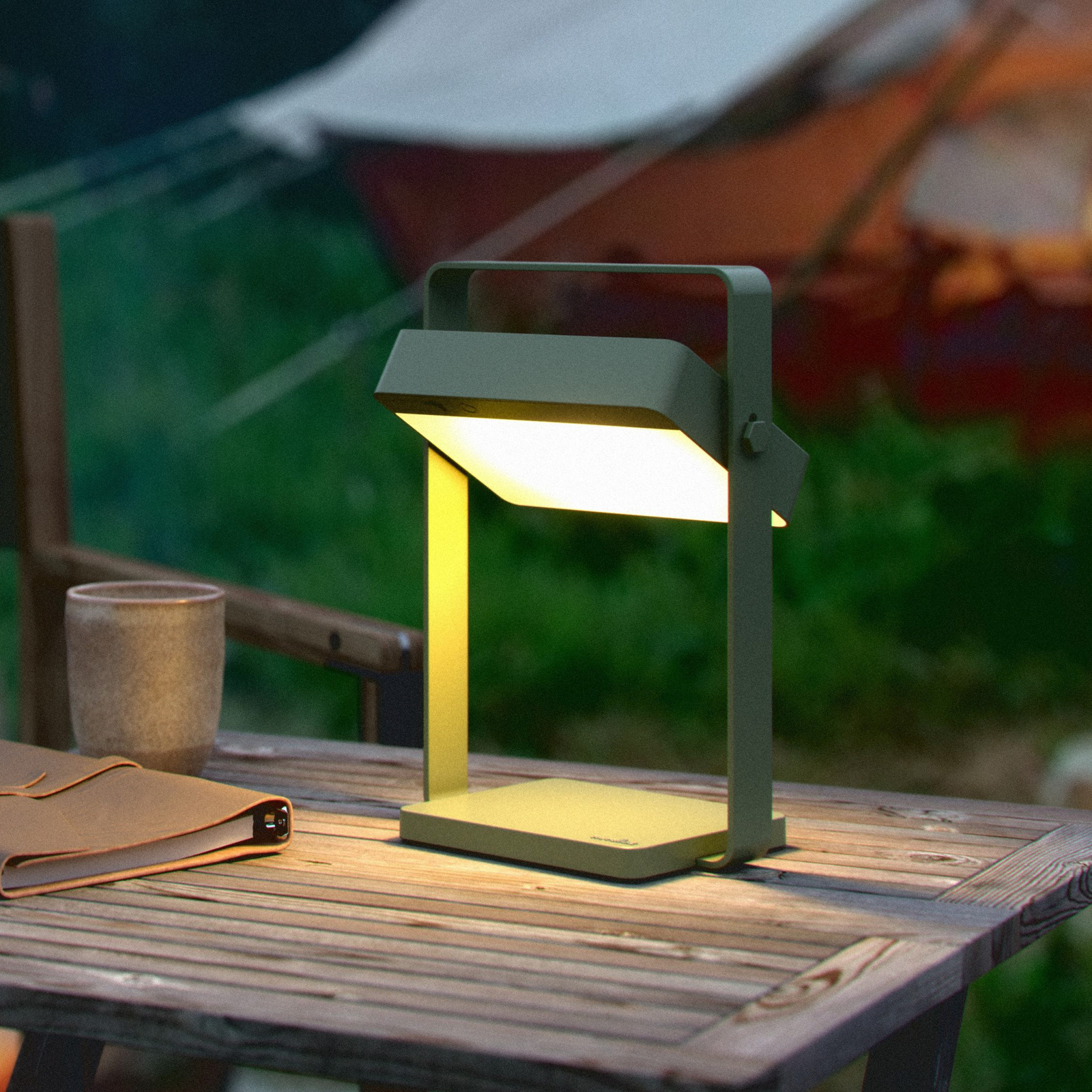 LED tafellamp Saulio, olijfgroen, IP44, aluminium, USB, accu